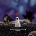 Miniatura statuetta fantasma di Halloween luminosa, ornamento di micro paesaggio 3D. - Fantasma magro / Bianco