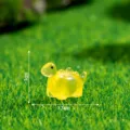 Niedliche gelbe Harz Miniatur Dinosaurier Figur kleines Spielzeug Variante fur DIY Dekoration - Glänzender Gelber Stegosaurus