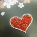 Herz Strass Aufnaeher DIY Kleidung Zubehoer, Acryl Kristall Liebesherz Applikation fuer Basteln. - Rot