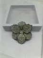 Broche fleur en strass scintillants accessoire de chaussure gris pour robe de mariée. - Strass AB