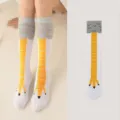 Witzige Hühnerfuß Druck Kniestrümpfe für Damen, neuartige Tierbeine lange Baumwollsocken. - Kniehoher Stil / Weiße Basis Gelbe Pfote