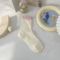 Süße weiße Damensocken mit rosa Bündchen, atmungsaktiver Baumwoll-Stil für Alltag. - Einheitsgröße / Weiß (Rosa Rippenrand)