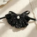 Detail pince cheveux noeud pois satin noir avec elegant pendentif perle accessoire chic. - Pois Noir