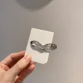 Pince à cheveux nœud en métal style doux et cool épingle à cheveux polyvalente frange maquillage - Cœur / Argent