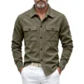 Vue détaillée de la chemise veste en daim pour homme col et double poche de poitrine texture. - Vert Militaire