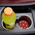 Sottobicchiere da tavolo rotondo natalizio, tappetino per tazza auto, accessorio decorativo. - Stile Cervo di Natale