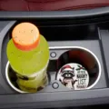 Simpatico sottobicchiere per auto con procione di Natale antiscivolo rotondo accessorio - Nero Opaco (01) / 7cm02
