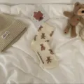 Cute teddy bear mid-tube socks for women, soft sweet style casual autumn winter long socks. - Beige All-over Bear / Beige