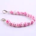 Catena di perline in resina marmorizzata rosa con moschettoni in metallo per gioielli o borsa. - Perline Bicolore Colore Singolo