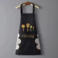 Delantal de cocina negro impermeable con toallas limpiadoras e impresión de cocina para el hogar. - Estampado Cubiertos Limpiable / Negro