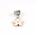 Weißes Emaile Blumen Metall Legierung Anhänger für DIY Armbänder Halsketten Schmuck. - Weiße Blume