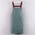 Tablier de cuisine imperméable avec poches et bretelles marron pour le travail de cuisson. - Bleu Cuir Imperméable