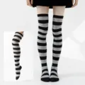 Calcetines largos a rayas negras y grises para mujer, variante elegante para fiesta y uso diario. - Rayas Anchas Negras y Gris Claro