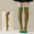 Calcetines altos a rayas verdes y naranjas para mujer, perfectos para Halloween y cosplay. - Rayas Finas Verde Naranja