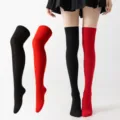 Calcetas largas lisas por encima de la rodilla, ideales para uso diario, cosplay y estilo de uniforme. - Talla única / Medias Largas Colorblock Negra y Roja