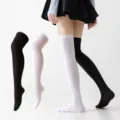 Medias altas unicolores por encima de la rodilla para uso diario y cosplay. - Talla única / Medias Largas Colorblock Negra y Blanca