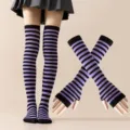 Conjunto de calcetines altos y calentadores a rayas violeta negro, disfraz de Halloween. - Talla única / Negro y Morado Claro Calcetines Rayados Finos y Mangas Conjunto