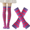 Calcetines altos de rayas moradas y rosas, perfectos para fiestas de Halloween y disfraces. - Talla única / Morado y Rojo Rosa Calcetines Encima de la Rodilla y Mangas Conjunto