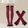 Conjunto de calcetines altos y calentadores a rayas negro y rosa para fiesta. - Talla única / Negro y Rojo Rosa Calcetines Rayados Finos y Mangas Conjunto