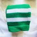 Calcetines altos a rayas verdes y blancas, medias tejidas de moda para mujeres. - Talla única / Verde