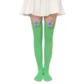 Calcetines altos verdes con bonitos detalles florales morados, estilo de moda elegante. - Talla única / Calcetines verdes con flores moradas