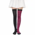 Calze sopra il ginocchio a righe di Halloween, calze spaiate nero e rosa accessorio per feste. - Nero + Piede Yinyang a Righe Rosa Chiaro-Nero