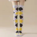 Medias altas argyle para mujer patron de rombos vintage calcetines cosplay fiesta nova - Cuadros Blancos y Amarillos