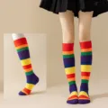 Calcetines hasta la rodilla a rayas de colores, medias de arco iris para fiesta - Puño Rojo de Rayas Anchas