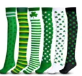 Calcetines altos verdes de trébol de San Patricio medias de rayas de fiesta para mujeres. - Conjunto Combinado de Seis Piezas