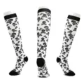 Vista detallada de calcetines deportivos de compresión largos con calavera Halloween blanco negro. - S/M / Estilo 3