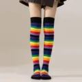 Chaussettes hautes rayées arc-en-ciel colorées longues bas pour femmes filles fête cosplay - Taille unique / Chaussettes Montantes Arc-En-Ciel Bord Noir