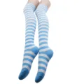 Chaussettes longues rayées bleu et blanc au-dessus du genou, bas mignons pour femmes. - Taille unique / Fines Rayures Bleu Clair et Blanc