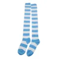 Chaussettes hautes rayées bleu clair et blanc pour les femmes, modèle variante. - Taille unique / Rayures Larges Bleu Clair et Blanc