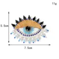 Detaillierte Nahaufnahme des exquisiten Perlen-Strass-Augenaufnähers mit Perlen und Kristallen. - Stil 2 (Schwarz und Blau)