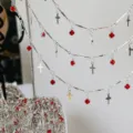 DIY catena croce strass rosso nappa gioielli materiale rame alta ritenzione colore collana - Croce Di Strass Rosso / Argento