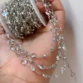 Nahaufnahme Detail der 6mm Einfassung Strasskette DIY Schmuckherstellung Material für kreative Handwerke. - Weißer Strass - Weiß K Plattiert