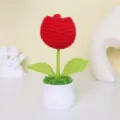 Tulipe en pot au crochet fabriquée à la main, mini plante tricotée pour décoration de table à la maison. - MXD01-5 (Tulipe Rouge)