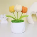 Mini plante en pot de tulipe au crochet faite à la main fleur artificielle décoration - MXD03-2 (Trois Tulipes Colorées)