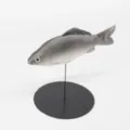 Modelo de pez gris de simulación adorno de PU decoración juguete mascota con soporte negro. - Gris Degradado (Y024-2)