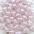 Primer plano de cuentas de corazón de acrílico iridiscente sirena rosa 10mm detalle para manualidades - 10mm Corazón Luminoso / Aprox. 1170 Pzas / Morado Claro / Luminoso