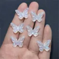 Variante de dijes de mariposa DIY de resina de sirena, accesorios brillantes translúcidos arte - 14x19mm 670 Piezas / Blanco