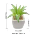 Mini kunstmatige vetplant in een witte vierkante keramische pot met kleine kiezels. - Kleine vierkante pot + Geklokte kleine mond aloë groen