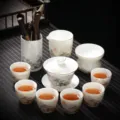 Ensemble de thé kung-fu en céramique chinoise théière et tasses pour bureau et maison - Porcelaine de Jade Paysage + Ensemble Six Messieurs
