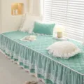 Coussin de fenêtre matelassé vert menthe luxueux avec élégante bordure en dentelle blanche. - 60+40cm Jupe x 150cm / Vert Aqua