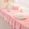 Tapis de baie vitrée matelassé rose avec volant en dentelle blanche, coussins confortables. - 60+40cm Jupe x 150cm / Rose