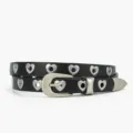 Ceinture en cuir noir avec œillets argentés en forme de cœur et boucle pour femmes. - Noir