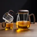 Théière en verre avec poignée en bois de noyer et tasses, infuseur résistant à la chaleur. - 400-600ml / Grand Transparent + 2 Tasses en Bois