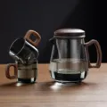 Ensemble théière en verre avec poignée en bois de noyer et filtre. Théière kung fu. - 400-600ml / Grand Gris Fumé + 2 Tasses en Bois