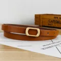 Brauner schmaler Ledergürtel mit minimalistischer goldener Schnalle, elegantes Accessoire für Jeans. - 1601 / Breite 1.4cm / Camel
