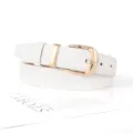Weißer Damen Ledergürtel mit goldener Dornschnalle, stilvolles Accessoire für Jeanshosen. - Weiß